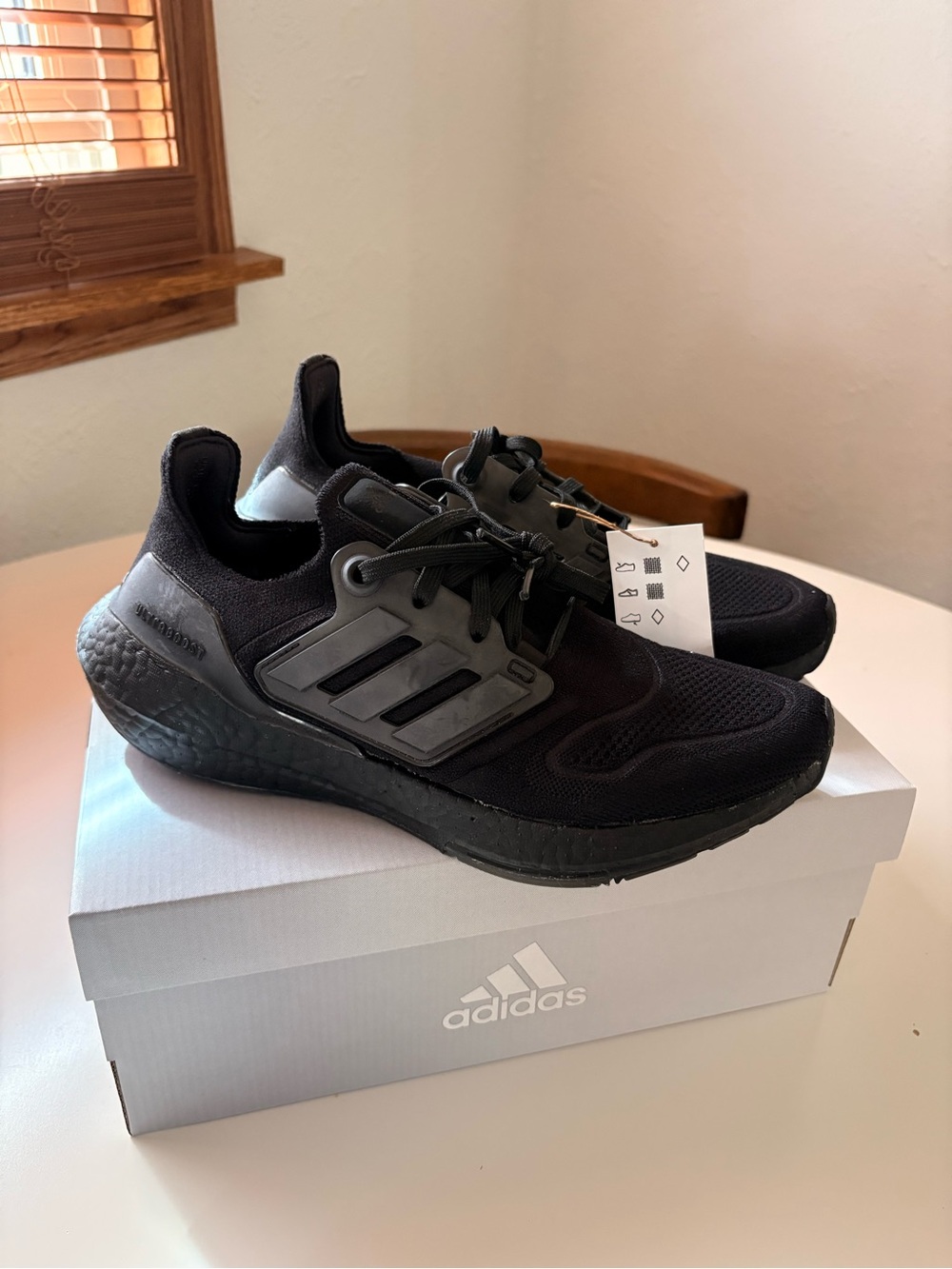 NEVER WORN adidas Black women’s Running Sneakers